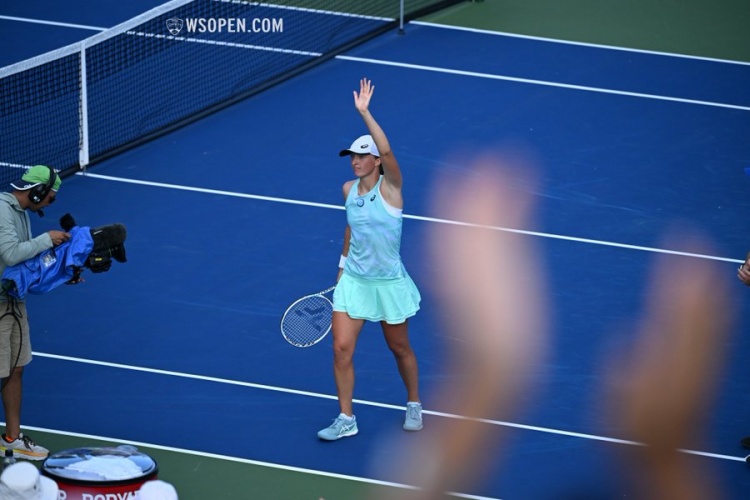 起了裁判组 起了裁判组